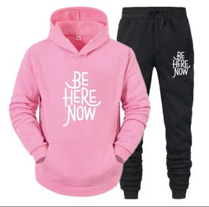 ชุดเซ็ทลำลองสำหรับผู้ชาย เสื้อฮู้ดแขนยาวพิมพ์ลายตัวอักษร กางเกงจ็อกกิ้ง มีฮู้ด เชือกผูกเอว ไซส์ใหญ่ ระบายอากาศได้ดี เหมาะสำหรับกิจกรรมกลางแจ้ง - Product Image 4