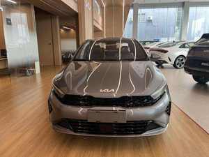 Vehículo Familiar Compacto Sedán de 4 Puertas y 5 Asientos, Motor 1.5L IVT, Gasolina, Año 2026, en Perfecto Estado, Listo para Enviar - Product Image 3