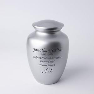 Urnes en métal exclusives pour les cendres avec des détails fabriqués à la main pour créer un hommage significatif et préserver les souvenirs les plus chers - Product Image 4