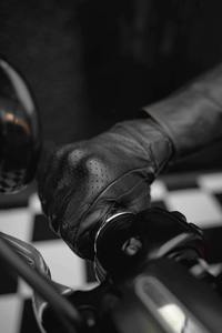 Guantes de motorista de cuero de dedo completo con protección para nudillos y agujeros transpirables para montar guantes de motocicleta de cuero negro de seguridad - Product Image 5