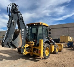 2017 John Dee Re 315SL Minicargadora frontal con motor Moog Cojinete de bomba hidráulica-Retroexcavadora usada a la venta - Product Image 3