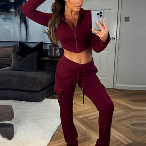 Dernier design de vêtements de jogging, nouvelle arrivée, survêtement pour femmes, vêtements de rue, best-seller, haut court, survêtement évasé pour femmes - Product Image 3