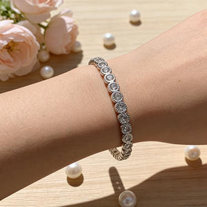 Brazalete de Acero Inoxidable Vintage para Mujer con Pedrería, Joyería de Moda en Color Dorado y Plateado, Elegante, Talla Única - Product Image 2