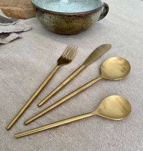 Moonlight Series Gold Cuchillo de acero inoxidable Cuchara Tenedor con utensilios para servir Hotel A granel Cubiertos dorados Restaurante Cubiertos dorados - Product Image 3