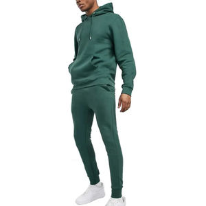 Vente en gros de survêtements d'hiver pour hommes à la mode sweat à capuche zippé à motif uni avec joggers en tissu polaire doux col à capuche - Product Image 1