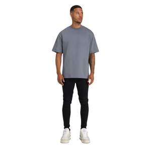 Camiseta gris de gran tamaño para hombre 100% algodón 190 GSM Streetwear Staple Tee Impreso Front Back Logo Drop Shoulder Relaxed Fit Shirt - Product Image 2