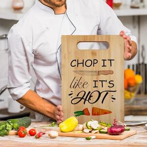 Planche à découper en bois personnalisée avec impression de titre, plateau de service de cuisine polyvalent, service utile, planche à découper naturelle décorative - Product Image 2