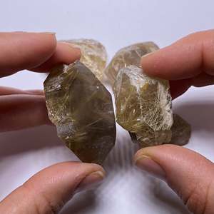 Cristal de quartz rutile doré naturel en vrac du Brésil - Product Image 2