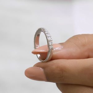 Bague de mariage demi-éternité en diamant Moissanite conique ronde et brillante 0.30 CT, bande de mariage de mariée assortie empilable - Product Image 5