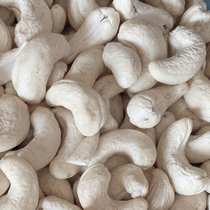 Vente en gros de noix de cajou crues de haute qualité 180 noix de cajou jumbo exportation de noix de cajou exportées vers l'Asie, l'UE, le Moyen-Orient - Product Image 1