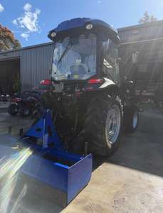 Tracteur LOVOL M604 TB-2 6OHP haute performance avec chargeur frontal, godet 4 en 1, fourches à palettes, lances, débroussailleuse 5 pieds, homologué EPA CE, à vendre - Product Image 5