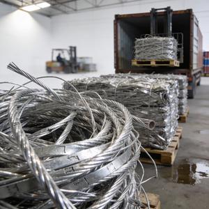 Chatarra de Alambre de Aluminio 6063 Lista para Exportación, Brillante, Limpia, en Pacas Densas para Fundición, Laminadores y Plantas de Fundición - Product Image 3