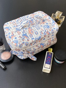 Boîte à maquillage vintage en coton Le Souvenirs avec fermeture à glissière - Durable, résistante à l'eau, écologique, personnalisable, étui de voyage - Product Image 3