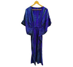 Robe kimono de couleur bleue très demandée, couvre-bikini, vêtement de nuit, robe longue, kimono en soie recyclée vintage indienne fait à la main - Product Image 5