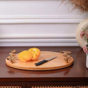 Bandeja Ovalada de Madera de Color Natural, Hecha a Mano, con Asas de Fundición Dorada, Decorativa, Portátil, Ecológica y Duradera - Product Image 3