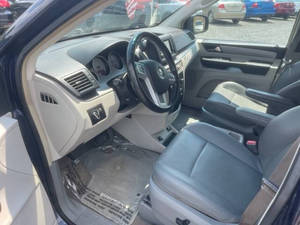 Auto Usado de Calidad a Precio Accesible, Volkswagen Routan SE 2014, Volante a la Izquierda - Product Image 2