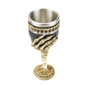 แก้วค็อกเทลทองเหลืองทำมือ ดีไซน์ลายนูนคลาสสิก หรูหราเคลือบทอง ขนาด 300 มล. ยี่ห้อ TQC สำหรับร้านอาหาร บาร์ โรงแรม - Product Image 2