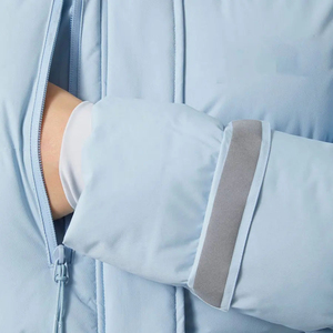 Parka bouffante Adore au design unique pour femmes Baby Troop OEM avec capuche réglable et doudoune matelassée pour femmes - Product Image 2