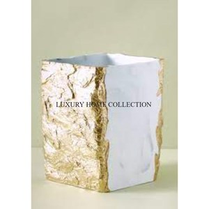 Cubo de basura de metal compacto y resistente con un acabado inoxidable y estética moderna para una sofisticada decoración del hogar - Product Image 2