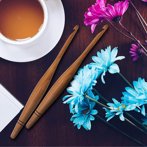 Emballage de taille personnalisée Outils de passe-temps et de tricot par vendeur expérimenté crochets en bois toutes tailles travaux d'aiguille réguliers et ergonomiques - Product Image 1