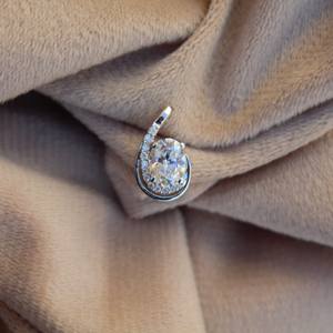 Pendentif à breloque en argent sterling 925 Moissanite taille ovale sans chaîne pour cadeau d'anniversaire pour femme - Product Image 1