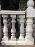 Vente en gros de balustres et piliers en marbre blanc massif, modernes, élégants, sculptés et polis, pour extérieur, avec main courante, sur mesure