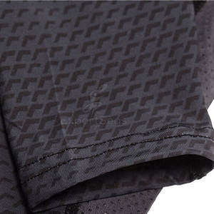 เสื้อแรชการ์ด MMA สำหรับเล่นกีฬาแบบสั่งทำพิมพ์โลโก้ตามต้องการ - Product Image 4