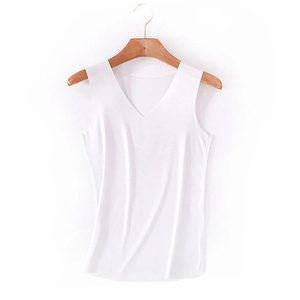Custom Womens <b>Black</b> V Neck Seamless Tank <b>Top</b> Smooth Breathable <b>High</b> Elasticity Fitted Summer Base Layer Camisole - Product Image 2
