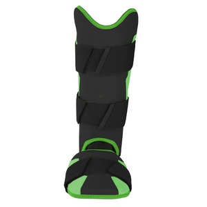 Espinilleras profesionales de béisbol y softbol para hombres, ropa de protección de piernas de cuero PU suave fabricada por expertos - Product Image 1