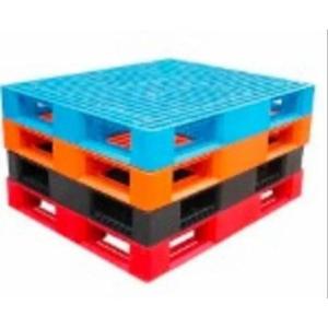 Paletas de Plástico con Superficie Antideslizante para un Manejo Seguro de Materiales en Operaciones de Almacén y Fábrica - Product Image 1