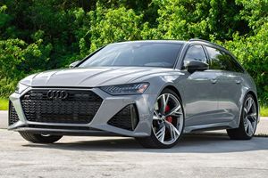 Audi RS6 Avant 2023, Bajo Kilometraje, Caja de Cambios Automática, Dirección Suave, Gasolina/Eléctrico - Product Image 2