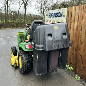 Tracteur de jardin Johnn Deeere X758 en stock moteur robuste manipulation confortable entraînement en douceur livraison rapide acheter aujourd'hui - Product Image 5