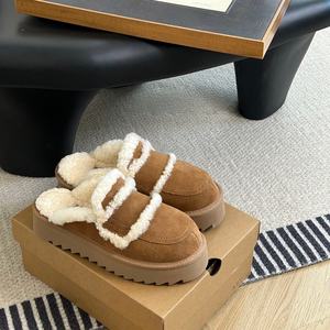 Bottes d'hiver chaudes antidérapantes en laine pour femmes, fabriquées sur mesure par des designers de haute qualité, et pantoufles en laine moelleuse. - Product Image 3