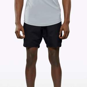 Short chino pour hommes, 100% coton, coupe ajustée, parfait pour les journées d'été décontractées. - Product Image 3