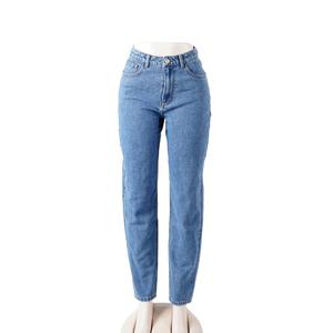 Vente en gros de jeans pour femmes à taille haute, boutonnés, lavés, à devant plat, coupe régulière, streetwear, denim, décontractés - Product Image 1