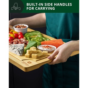 Set di 3 Grandi Taglieri Ecologici in Bambù Sostenibile, Rettangolari e Quadrati, per Pizza, Salumi e Succhi con Scanalatura - Product Image 2