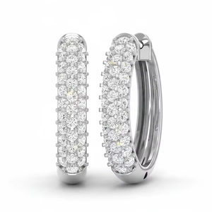 Magnifiques boucles d'oreilles huggie en or 14 carats plaqué rhodium avec diamant taille brillant rond et design minimaliste moderne pour femmes avant-gardistes - Product Image 1