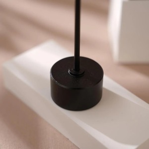 Soporte de joyería negro simple con ganchos para collares Anillos Pendientes Perfecto para uso de mesa de tocador mínimo de la India - Product Image 2