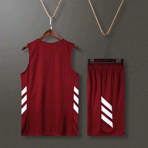 Uniforme de basket-ball en polyester respirant de haute qualité Maillot de basket-ball imprimé par sublimation personnalisé pour hommes - Product Image 4