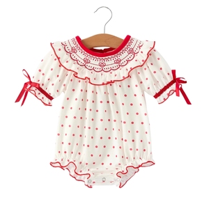 Combinaison pour filles à pois respirante en polyester/coton, col à volants mignon, manches courtes, douce et confortable, tenue d'été pour bébé, logo personnalisé - Product Image 1