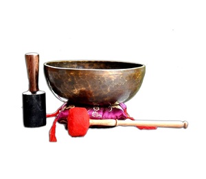 Bol de guérison sonore fait à la main de qualité supérieure martelé en laiton himalayen méditation en métal grand bol chantant au meilleur prix. - Product Image 1