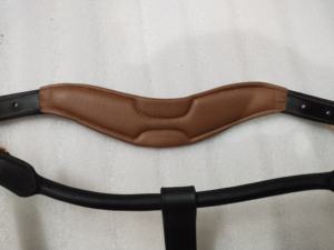 Acolchado Tan de Adeefa Enterprise con Cristal Tan para Cabestro de Cuero con Herrajes de Latón para Caballos. - Product Image 3