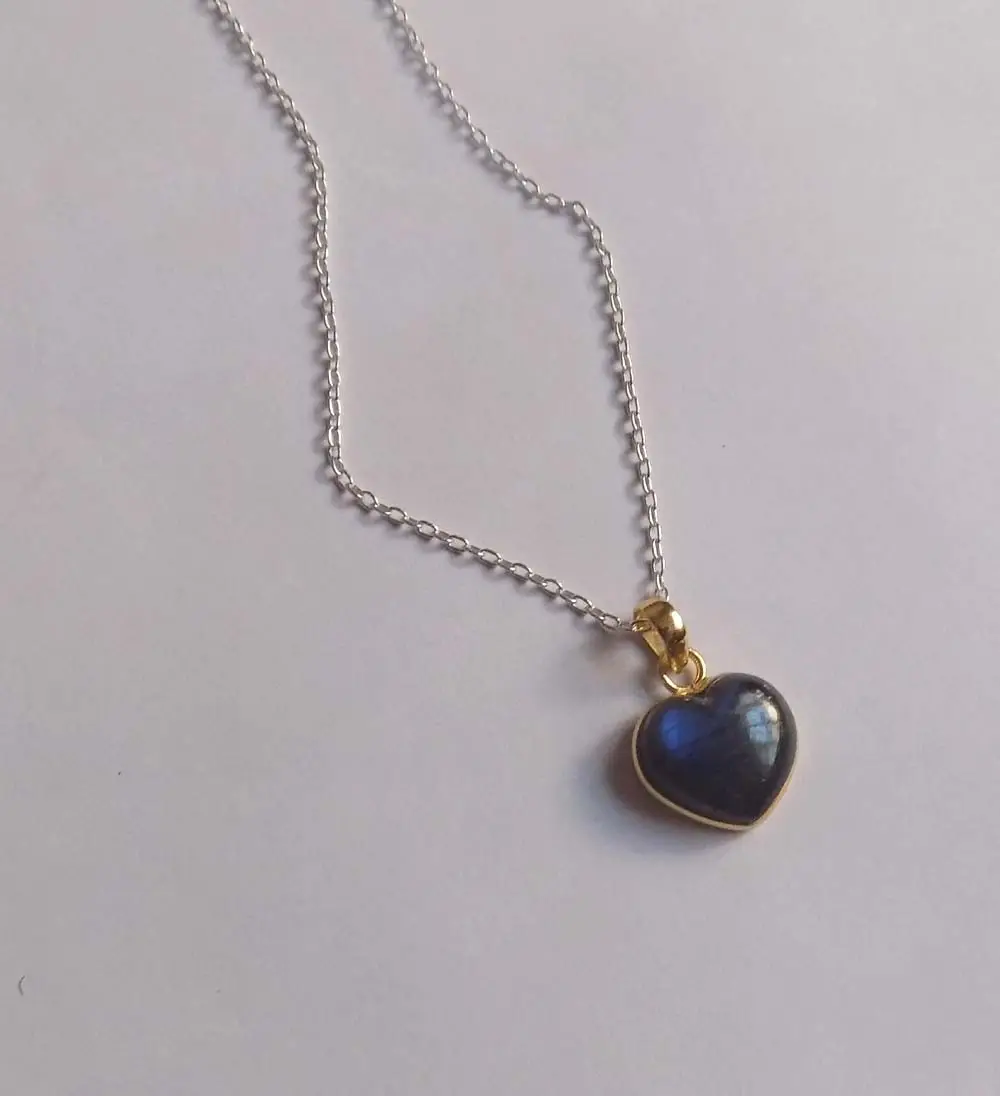 Collana di gemme Labradorite blu appariscente a forma di cuore elegante classica collana con cornice placcata oro argento Set di gioielli da regalo di San Valentino