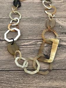 Collier de luxe en corne de buffle fait à la main, bijoux naturels et durables pour femmes, haute qualité - Product Image 3