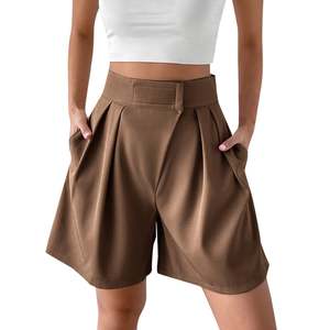 Les shorts plissés pour femmes offrent généralement plus de couverture que n'importe quel type de pantalon chaud et ont également une jambe plus large - Product Image 3