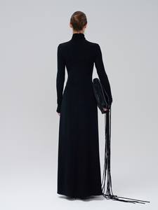 ชุดเดรสทางการคอเต่าสำหรับผู้หญิงชุดเดรสเมอรีลแบบถักมีแสงสีขาวจากเวียดนาม - Product Image 2