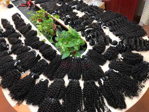 Extensiones de cabello humano vietnamita alineado con cutícula rizada profunda para mujeres negras Grado de cabello Remy para hacer pelucas - Product Image 6