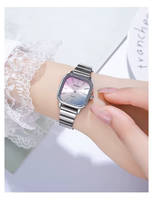 Montre décontractée pour femmes, boîtier carré de 26,5 mm, bracelet en acier inoxydable, résistante à l'eau, pour un usage quotidien