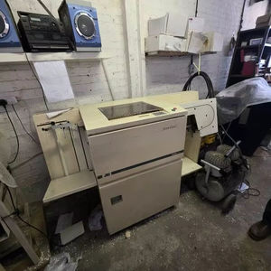 Machine à relier automatique James Burn Alpha Doc pour calendriers - Relieuse électrique à double fil - Product Image 1