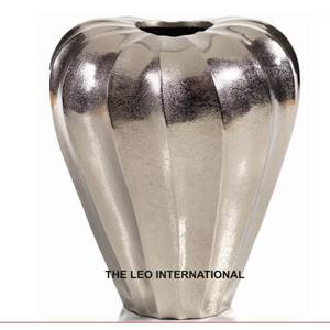 Exclusivo Florero de Aluminio de la Colección Royal para Decoración de Alta Gama, Florero de Metal, Decoración Moderna para el Hogar - Product Image 4